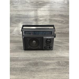 Realistic Radio Shack 12-625A FM AM Portable AC DC Radio TESTED Retro Vintage